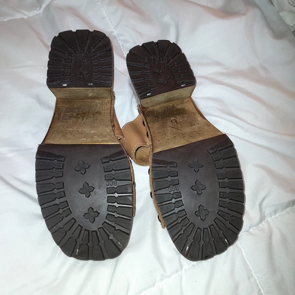 Tan Leather Women's Sandals - Picture 2 of 3
